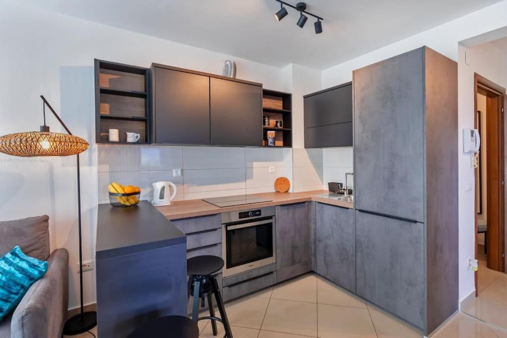 Stylish Two Bedroom Apartment&Garage Parking Place Ντουμπρόβνικ Εξωτερικό φωτογραφία